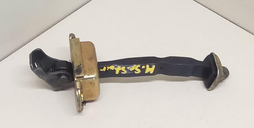 ограничитель открывания двери Mitsubishi Space Star 1 поколение 2001 - фото №1