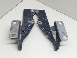 петля капота Nissan Primera P11 2000