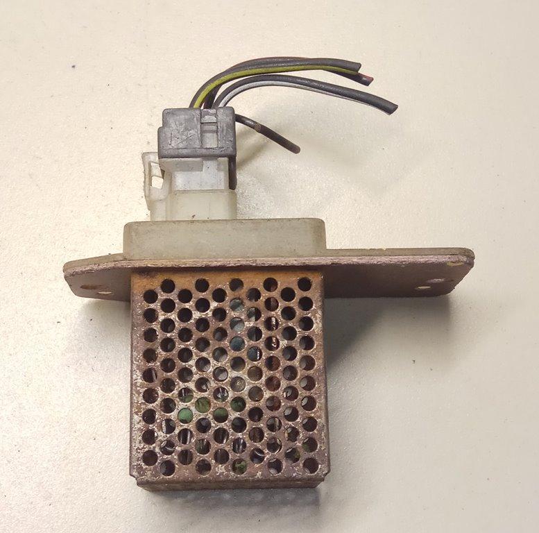 сопротивление печки Mitsubishi Colt 5 поколение (CJO) 1997 - фото №1