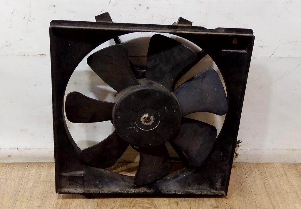 диффузор вентилятора Kia Carens 1 поколение 2001, 1.8 л., i, бензин - фото №1