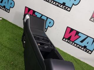 консоль салона Tesla Model 3 1 поколение 2018