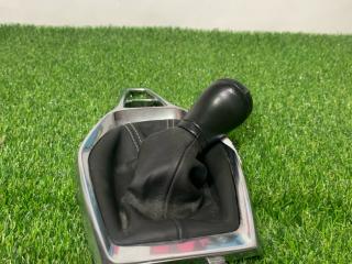 чехол рычага КПП Chevrolet Camaro 6 поколение [рестайлинг] 2018, 3.6 л., L26 (3.3L V-6), бензин, 23281833