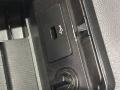 консоль салона Ford Mustang 6 поколение S550 2016, 5.0 л., бензин, МКПП, серый, купе, задний привод - фото №8