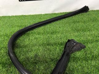 уплотнитель двери Ford Mustang 6 поколение S550 2016, 5.0 л., бензин, МКПП, серый, купе, задний привод, FR3B-6321597-A