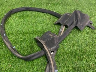 уплотнитель двери Tesla Model S 1 поколение [рестайлинг] 2016, электро