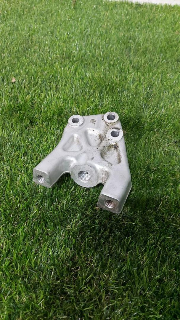 кронштейн двигателя Maserati Levante 1 поколение M161 2019, 3.0 л., дизель, АКПП, внедорожник 5 дв., полный привод - фото №1