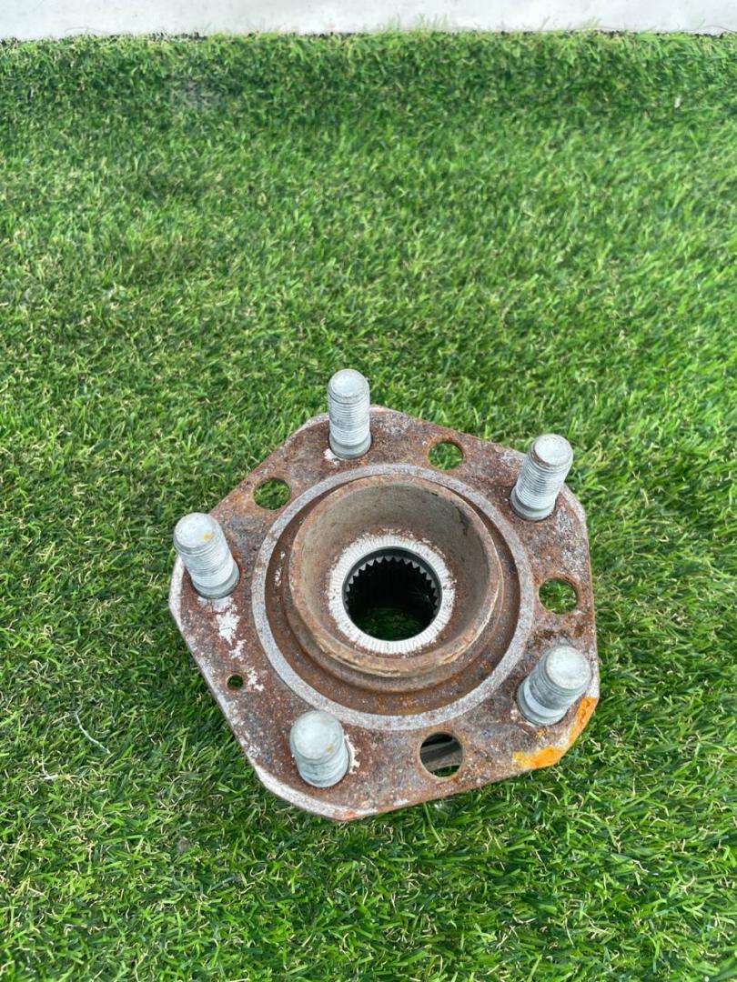 ступица задняя Tesla Model Y 1 поколение 2022, электро, белый - фото №1