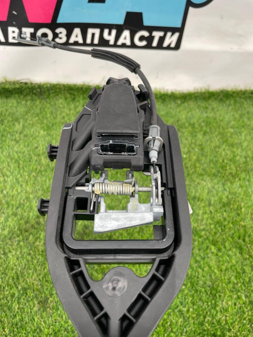 скелет ручки двери передней правой Ford Escape 4 поколение CX482 2020, 1.5 л., бензин, АКПП, внедорожник 5 дв., передний привод, LJ6B-S219A64-AF - фото №1