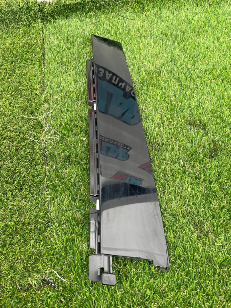 молдинг двери задней правой Ford Escape 4 поколение CX482 2020, 1.5 л., бензин, АКПП, внедорожник 5 дв., передний привод, LJ6B-S254A40-AAW - фото №1