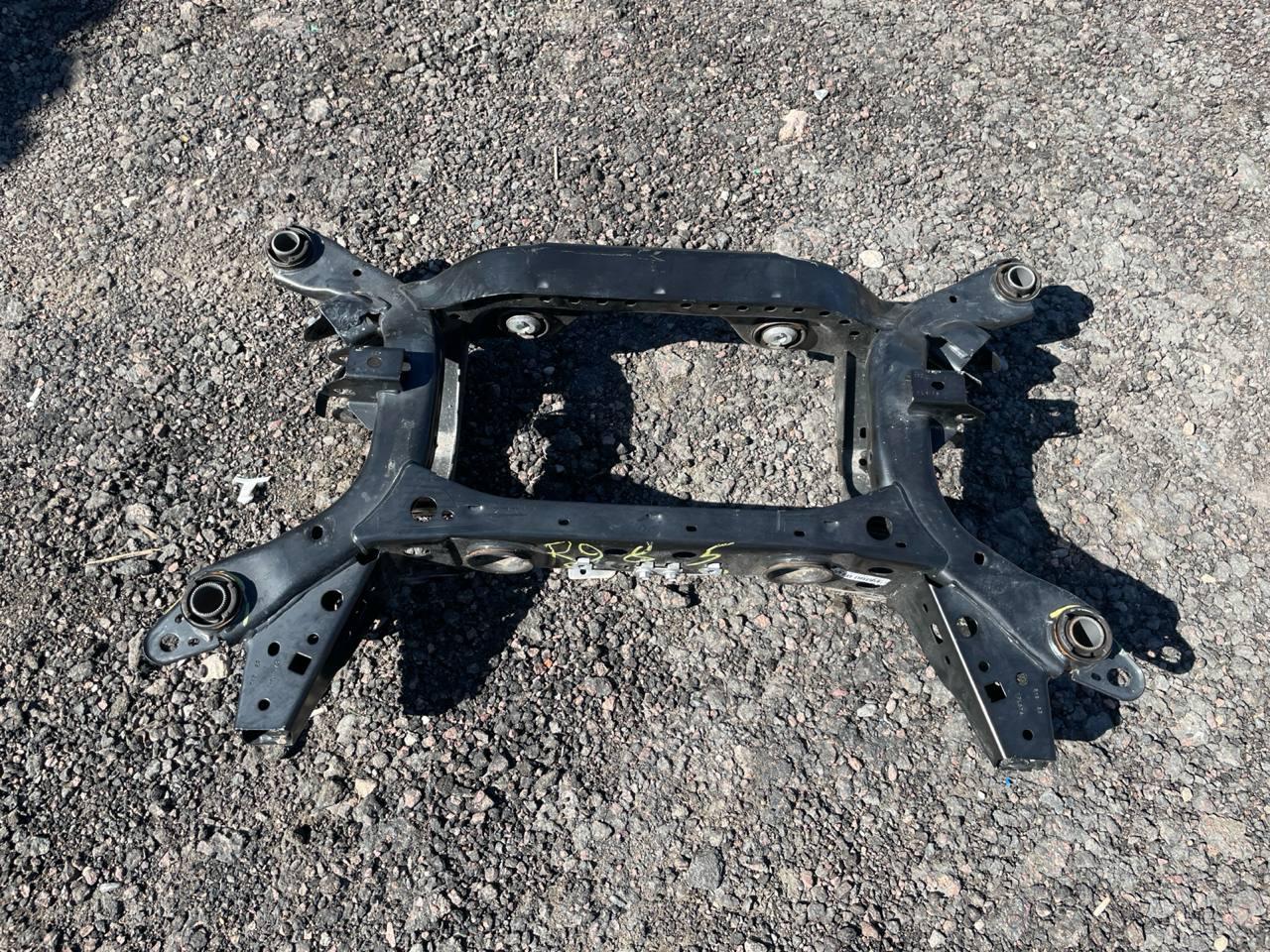 балка подвески задняя Ford Mustang 7 поколение S650 2024, 2.3 л., бензин, АКПП, черный, купе, задний привод, JR3C-5K067-FD - фото №1
