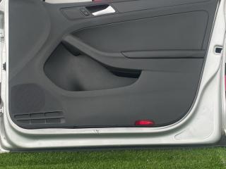 обшивка двери передняя правая Volkswagen Jetta 6 поколение 2014, 1.4 л., бензин, МКПП, седан, передний привод