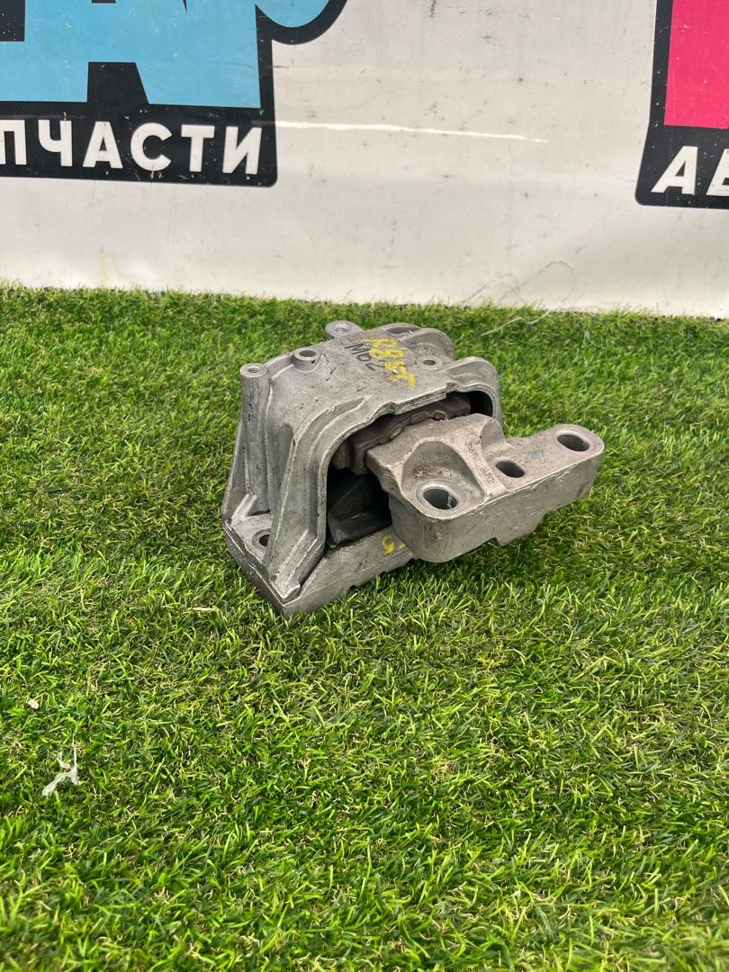 подушка крепления двигателя Volkswagen Jetta 6 поколение 2014, 1.4 л., бензин, МКПП, седан, передний привод, 1K0199262 - фото №1