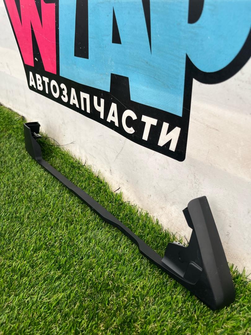 Пластик салазок сидений Tesla Model X 1 поколение 2018, электро, хетчбэк 5 дв., 1105875-00-D - фото №1
