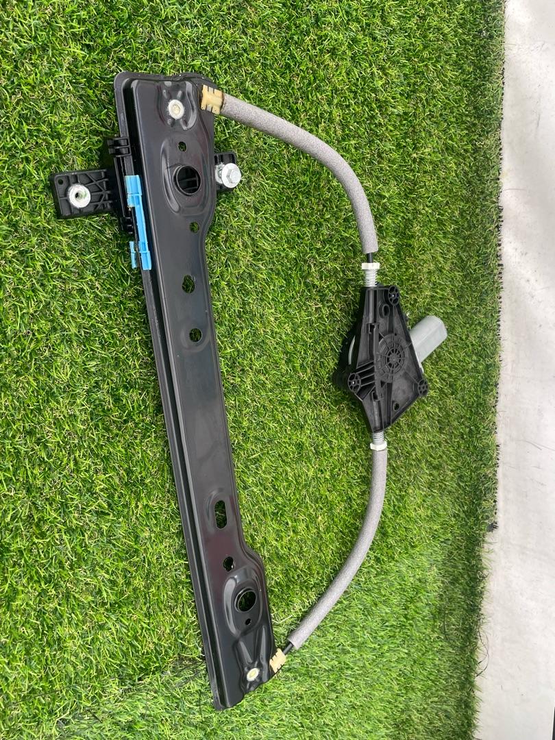 стеклоподъемник передний правый Jeep Wrangler 4 поколение 2019, 2.0 л., бензин, АКПП, внедорожник 5 дв., полный привод - фото №1