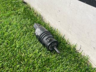 насос (моторчик) омывателя стекла Ford Mustang 6 поколение S550 [рестайлинг] 2020, 2.3 л., бензин, АКПП, купе, задний привод, 8S43-17664-AB