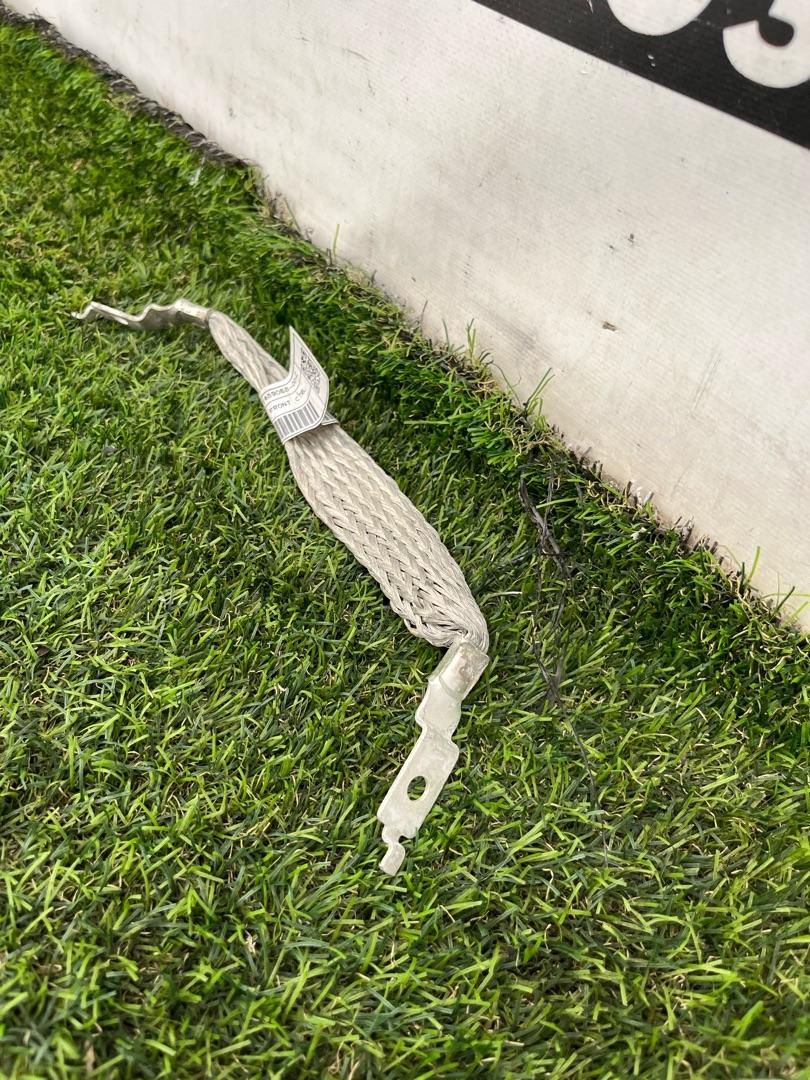 минусовой провод аккумулятора Tesla Model Y 1 поколение 2022, электро, белый, 1489068-00-C - фото №1