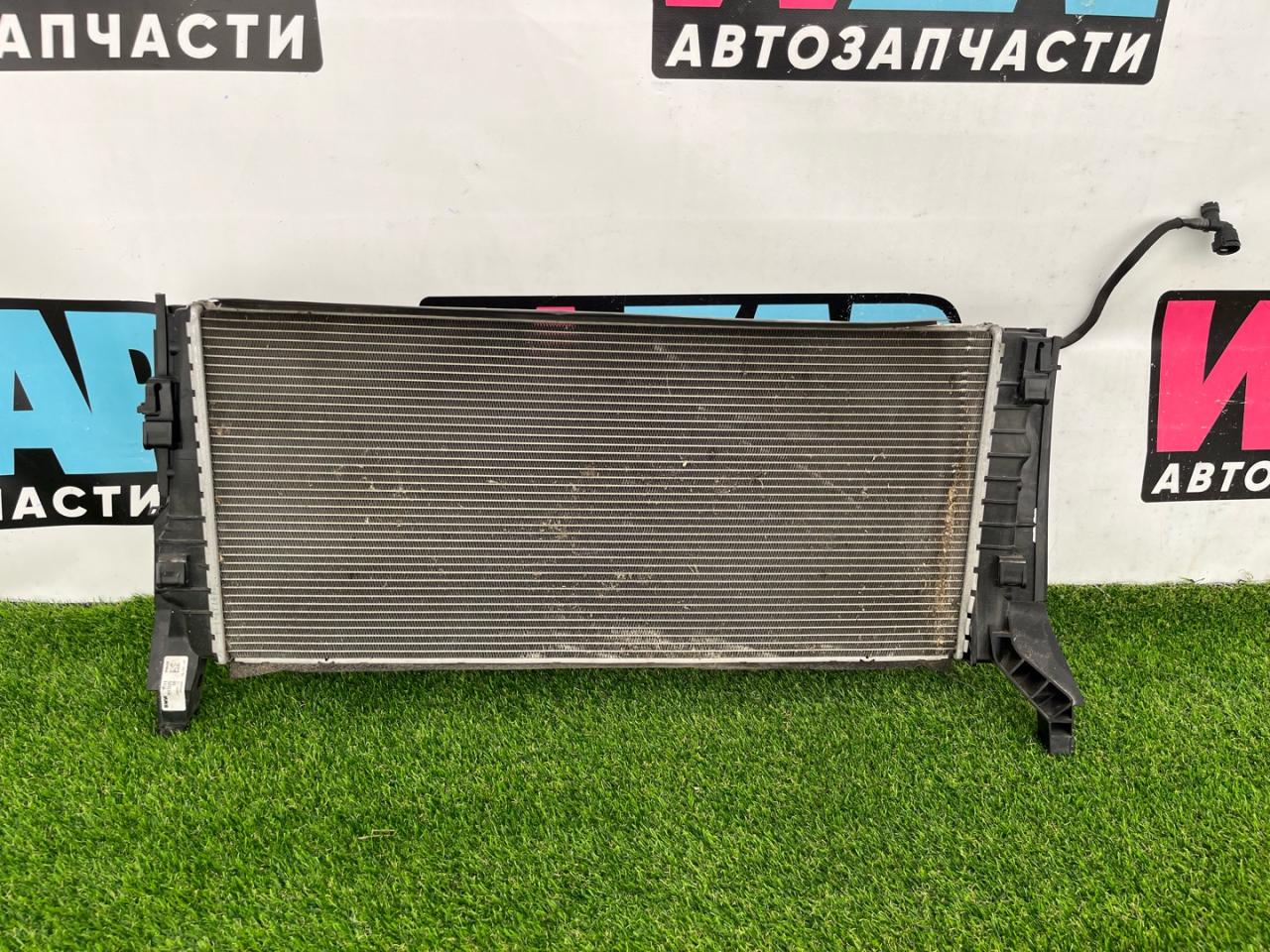 радиатор (основной) Mini Cooper S 3 поколение 2018, 2.0 л., бензин, 6МКПП, хетчбэк 3 дв., 7617635, 17117617635 - фото №1