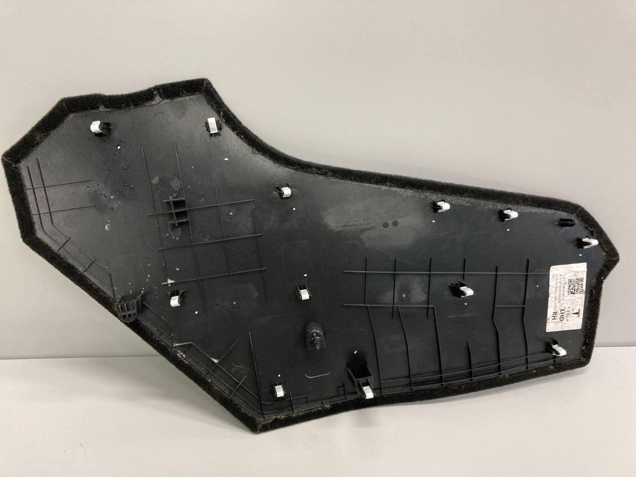 обшивка салона Tesla Model Y 1 поколение 2022, электро, белый, 1493062-00-C - фото №1