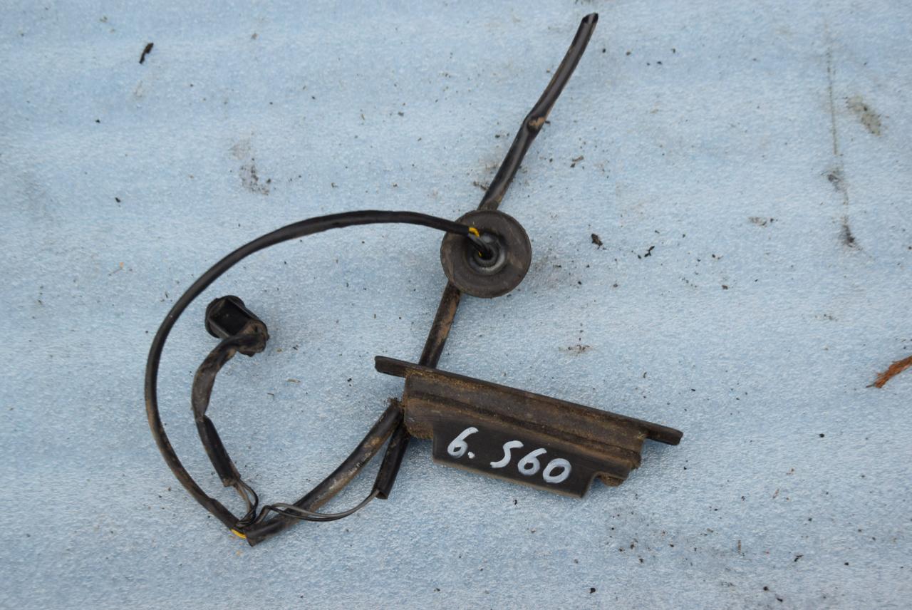 кнопка открытия багажника Volvo S60 1 поколение 2002, 2.4 л., i, B 5244 S2, бензин, МКПП, седан, передний привод - фото №1