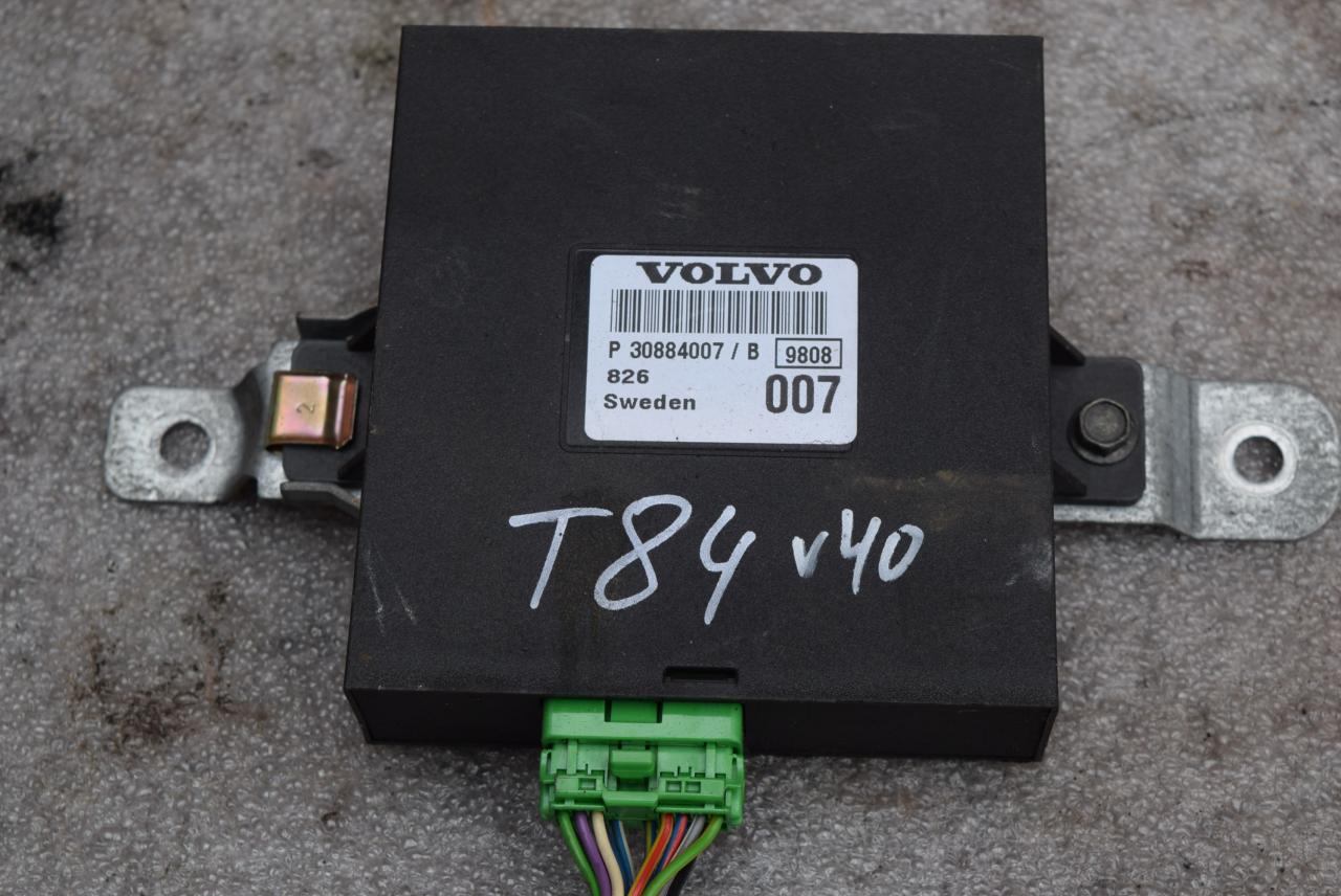 блок управления (другие) Volvo V40 1 поколение 1998, 1.9 л., Ti, B 4194 T, бензин, МКПП, красный, универсал, передний привод, 30884007, P30884007B - фото №1