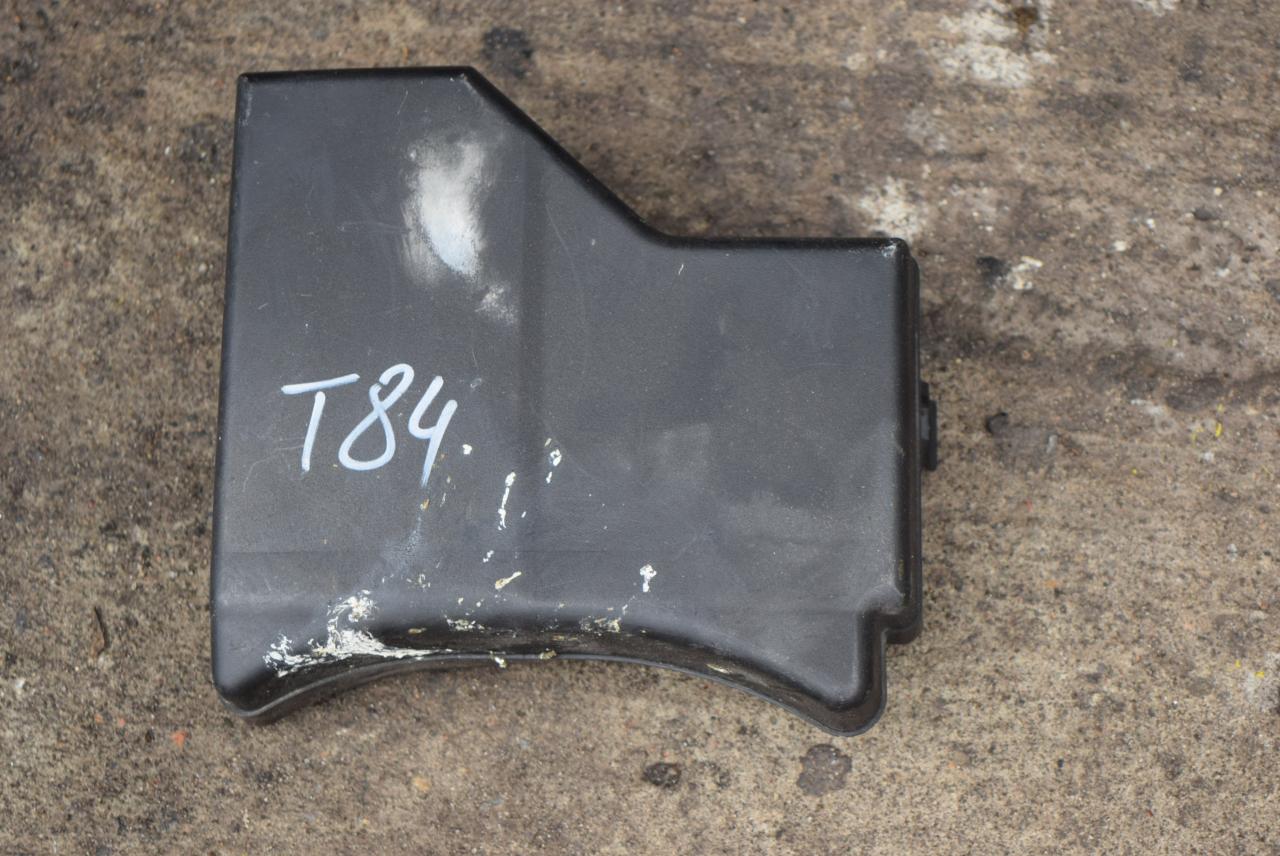 крышка блока предохранителей Volvo V40 1 поколение 1998, 1.9 л., Ti, B 4194 T, бензин, МКПП, красный, универсал, передний привод - фото №1