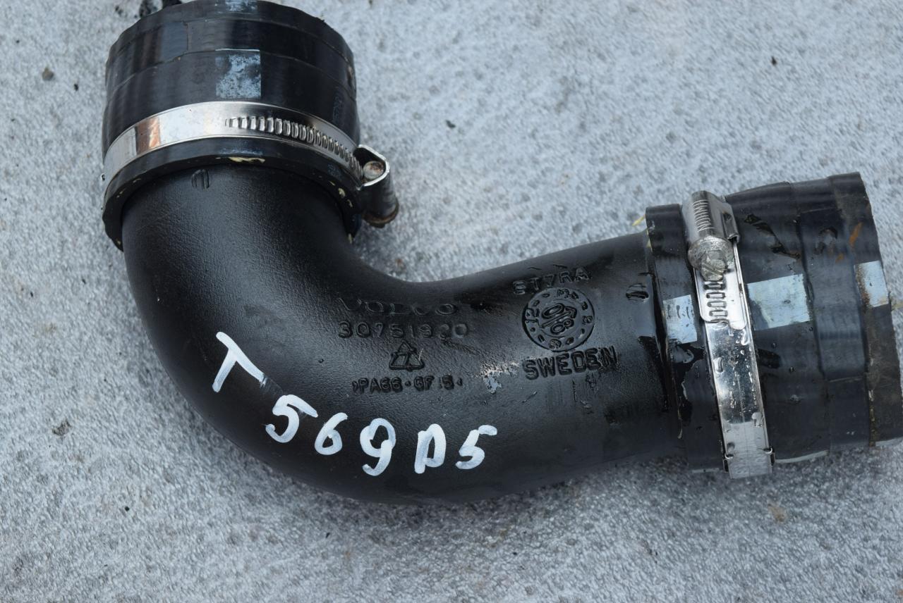 патрубок интеркулера Volvo V70 3 поколение 2008, 2.4 л., D5, D 5244 T5, дизель, АКПП, универсал, передний привод, 30751920 - фото №1