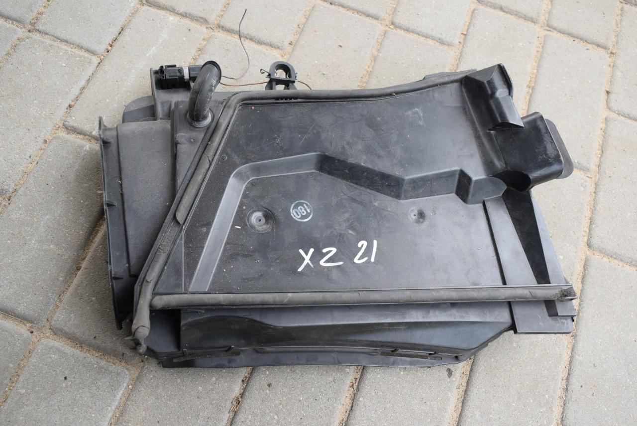 корпус салонного фильтра BMW 5 серия E39 1999, 3.0 л., дизель, АКПП, седан, 64318379625 - фото №1