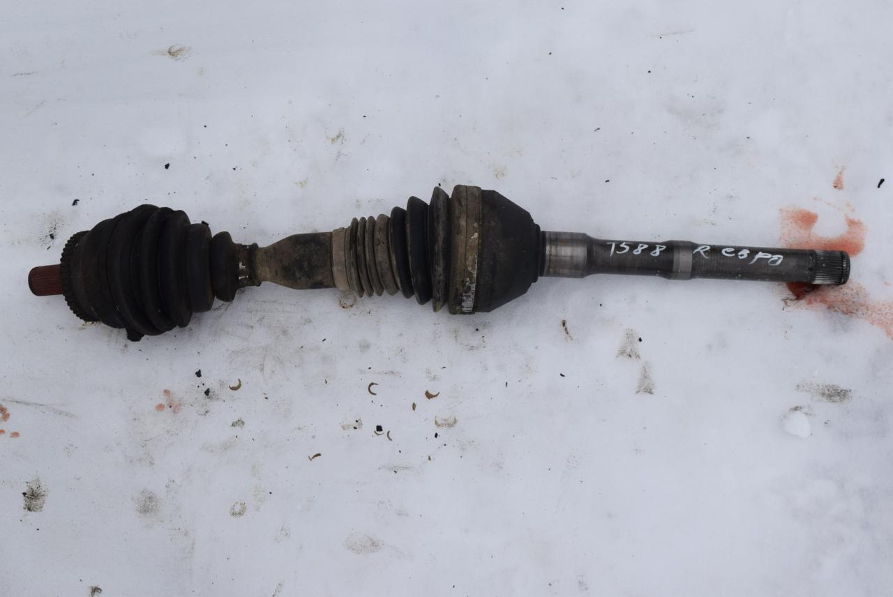 полуось передняя правая (приводной вал, ШРУС) Volvo XC90 1 поколение 2004, 2.9 л., Ti, бензин, АКПП, полный подключаемый привод, 30681368 - фото №1