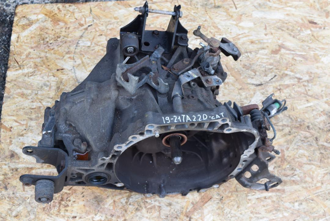 КПП механическая (МКПП) Toyota Auris 1 поколение 2007, 2.2 л., 2AD-FHV, дизель, МКПП, хетчбэк 5 дв., A7100735 - фото №1