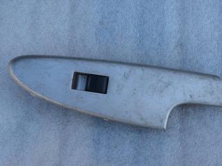 кнопка стеклоподъемника двери Toyota Urban Cruiser 1 поколение XP110 2012, 1.4 л., 1ND-TV, дизель, МКПП, хетчбэк 5 дв.