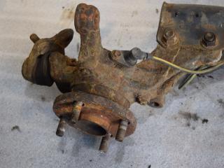 кулак поворотный правый Toyota Corolla Verso 1 поколение E121 2004, 2.0 л., 1CD-FTV, дизель, МКПП, минивэн