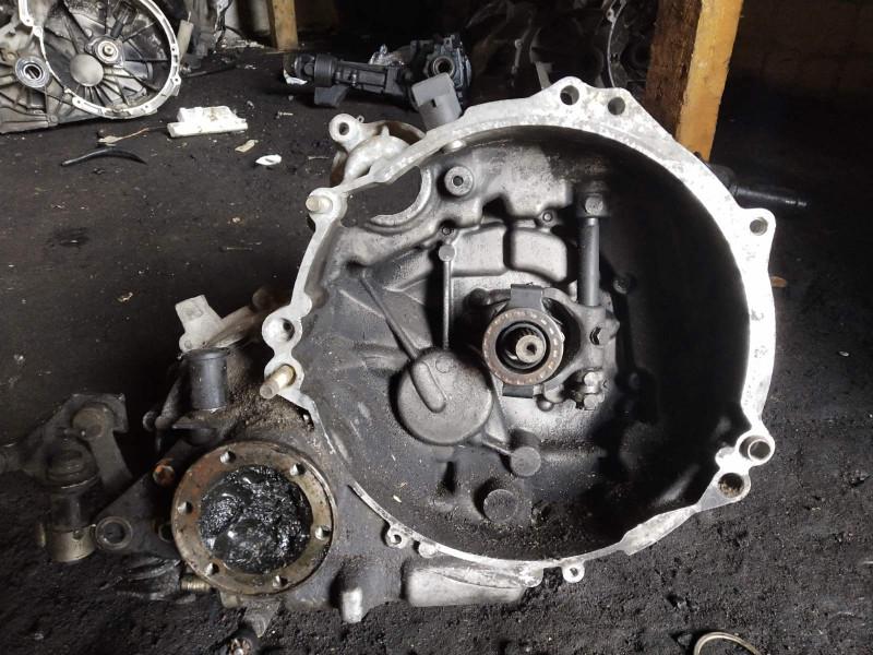 КПП механическая (МКПП) Volkswagen Lupo 1 поколение 1999, 1.0 л., AHT, бензин, МКПП, хетчбэк 5 дв., 002301107S, EFM - фото №1