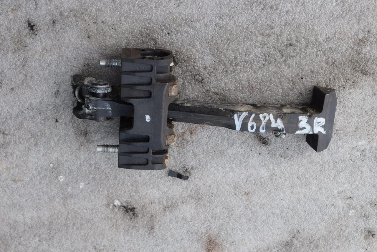 ограничитель открывания двери Volvo XC90 1 поколение 2006, 2.4 л., D5, D 5244 T4, дизель, АКПП, внедорожник 5 дв., полный подключаемый привод, 30715021 - фото №1