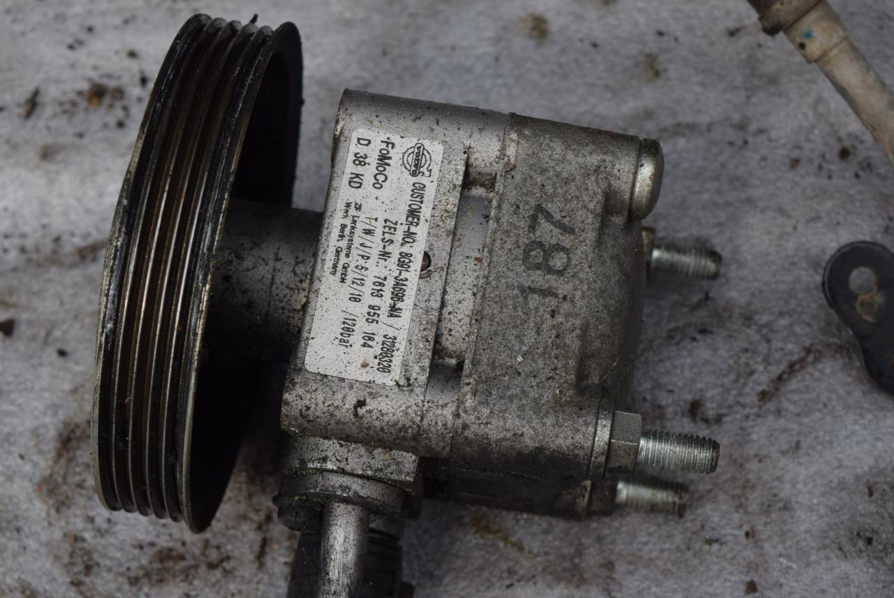 насос гидроусилителя руля Volvo XC70 3 поколение 2010, 2.4 л., D5, D 5244 T10, дизель, АКПП, универсал, полный привод, 31280320, 8G913A696NA - фото №1