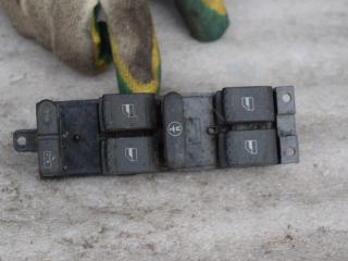 блок управления стеклоподъемниками Volkswagen Golf 4 поколение 1999, 1.4 л., бензин, 1J4959857