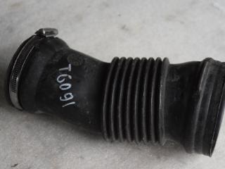 патрубок воздушного фильтра Volvo S60 1 поколение [рестайлинг] 2007, 2.4 л., дизель, МКПП, седан, правый руль, 30769233