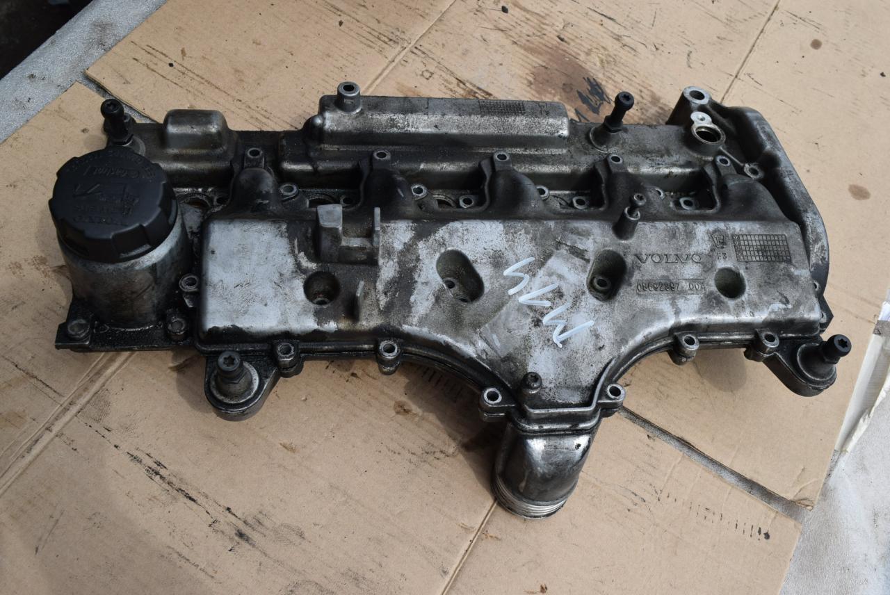 клапанная крышка Volvo V70 2 поколение 2004, 2.4 л., D5, D 5244 T, дизель, АКПП, универсал, передний привод, 08692397 - фото №1