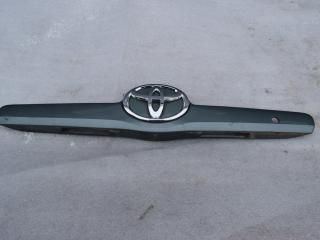 накладка подсветки номера Toyota Camry 7 поколение XV40 2008, 3.5 л., 2GR-FE, бензин, АКПП, седан, передний привод, 7680106120