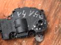 моторчик заслонки печки Volvo V40 2 поколение 2016, 2.0 л., дизель, АКПП, универсал, правый руль, 19E616AA - фото №2