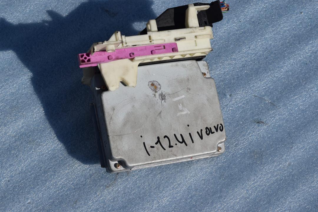 блок управления двигателем Volvo S60 1 поколение 2002, 2.4 л., B 5244 S, бензин, МКПП, седан, передний привод, 08627471A - фото №1