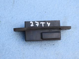 кнопка открытия багажника Toyota Yaris 3 поколение XP130 2014, 1.4 л., D-4D, 1ND-TV, дизель, МКПП, хетчбэк 5 дв., передний привод, правый руль, 8484028030