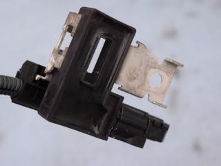 клемма аккумулятора плюс Toyota Yaris 3 поколение XP130 2014, 1.4 л., D-4D, 1ND-TV, дизель, МКПП, хетчбэк 5 дв., передний привод, правый руль
