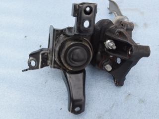 подушка крепления двигателя Toyota Yaris 3 поколение XP130 2014, 1.4 л., D-4D, 1ND-TV, дизель, МКПП, хетчбэк 5 дв., передний привод, правый руль
