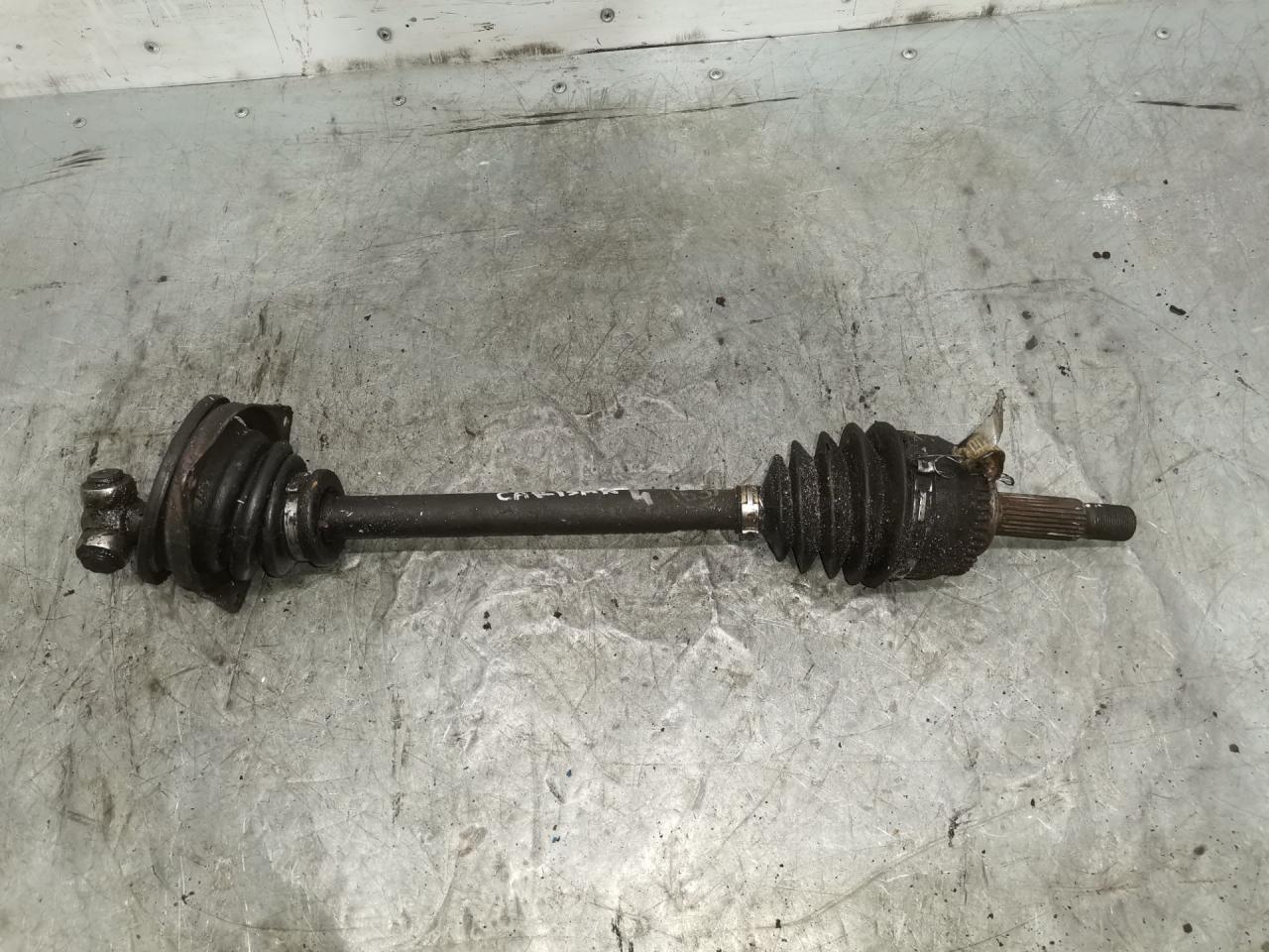 полуось передняя левая (приводной вал, ШРУС) Mitsubishi Carisma 1 поколение 1999, 1.9 л., дизель, 5МКПП, cornflowerblue, хетчбэк 5 дв. - фото №1