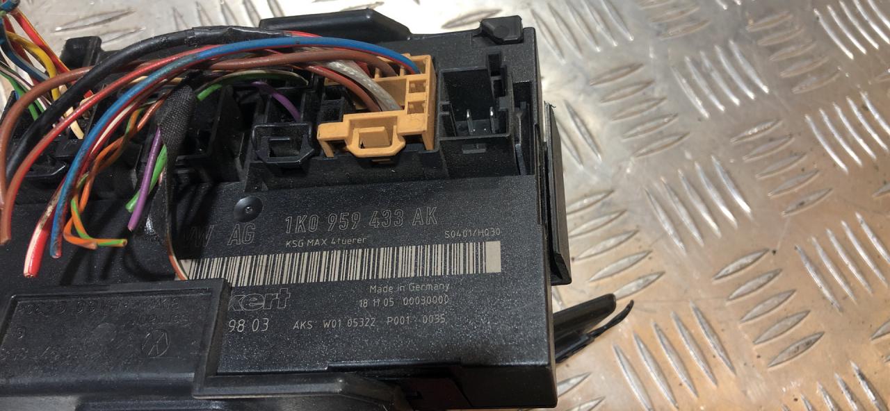 блок комфорта Volkswagen Touran 1 поколение 2004, 1.9 л., дизель, 6МКПП, минивэн, 1K0959433AK - фото №1