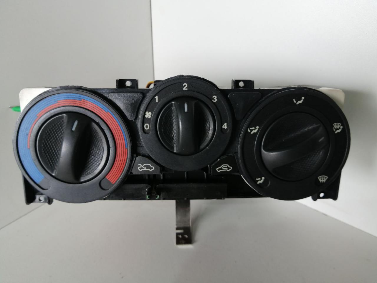 блок управления печки / климат-контроля Fiat Brava 1 поколение 2000, 1.6 л., бензин, МКПП - фото №1