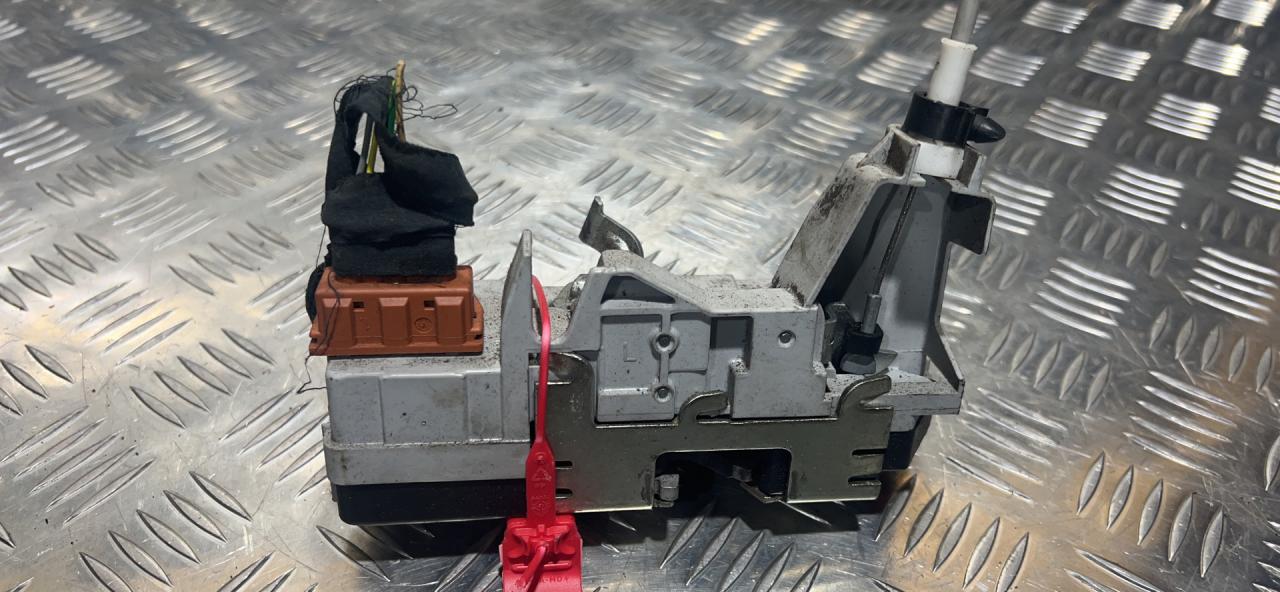 замок двери задней левой Peugeot 307 1 поколение 2003, 1.6 л., бензин, 5МКПП, синий, универсал - фото №1