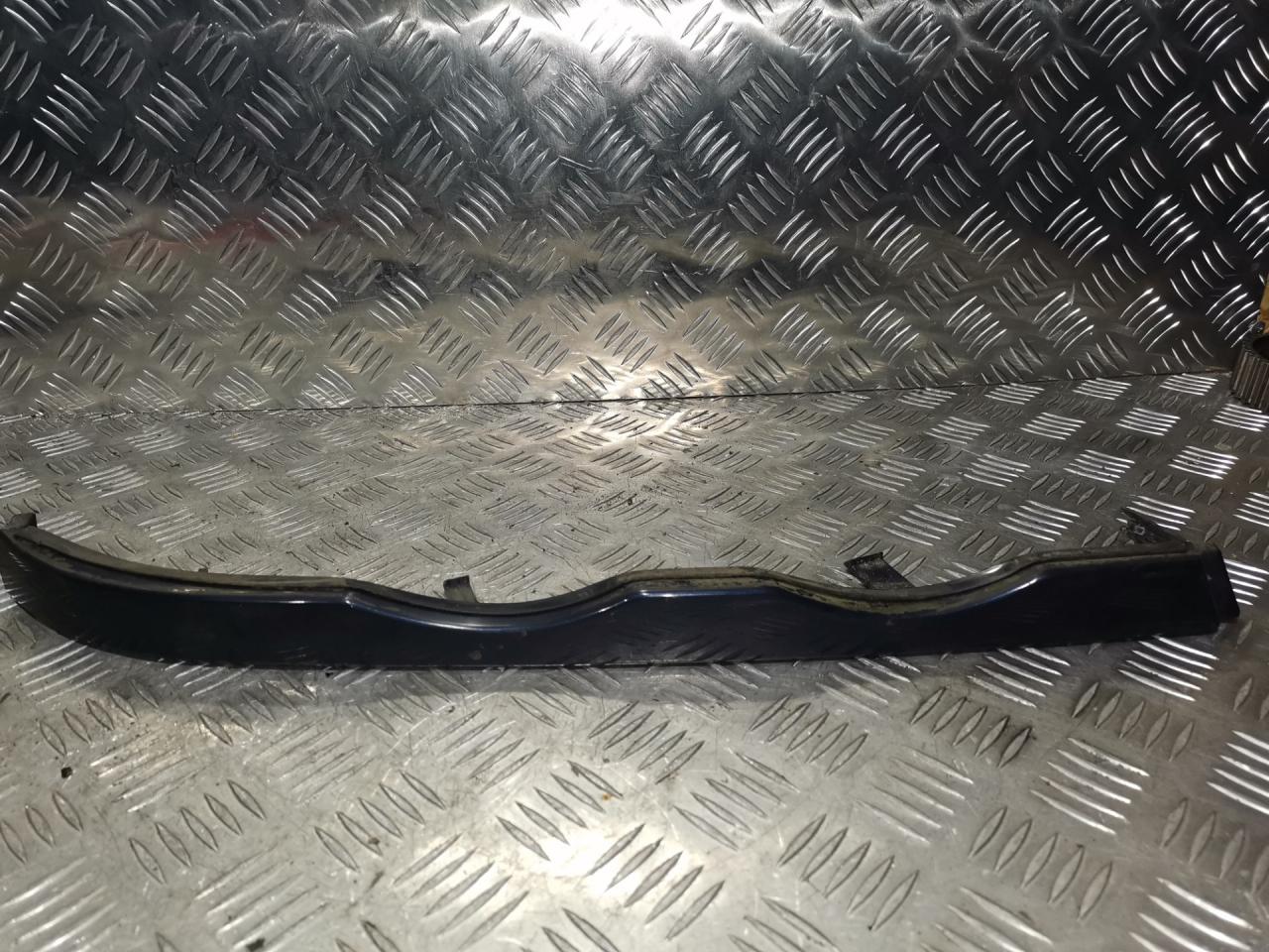 ресничка (ус) правой фары BMW 3 серия E46 2000, 2.0 л., N46 B20 A, бензин, 5МКПП, универсал, 51138208482 - фото №1