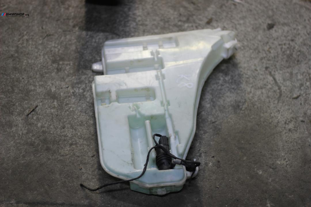 бачок омывателя BMW 7 серия F01/F02 2011, 4.4 л., бензин, АКПП, черный, седан, 61667269667 - фото №1