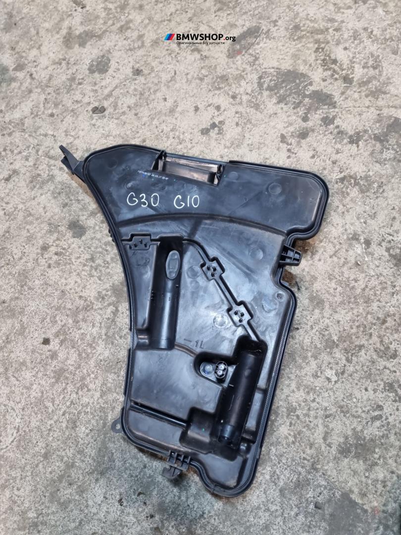 бачок омывателя BMW 5 серия G30/G31 G30 2018, 3.0 л., B58B30, бензин, АКПП, седан, полный привод, правый руль, 61667377035 - фото №1